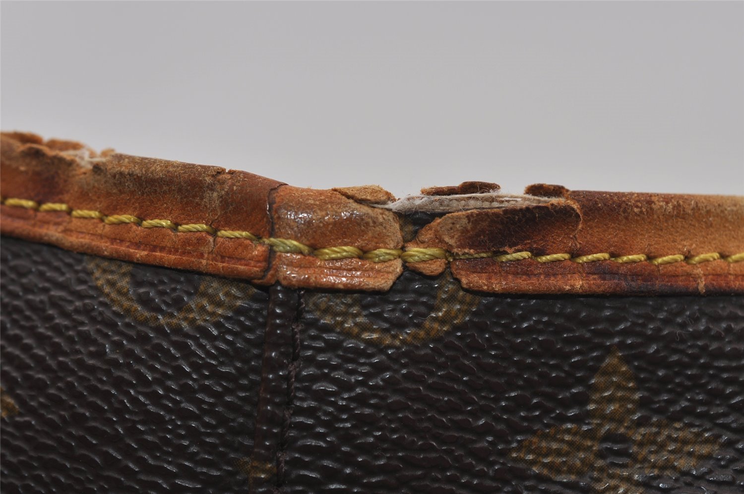 Authentic Louis Vuitton Monogram Bucket PM Shoulder Tote Bag M42238 LV 1811I