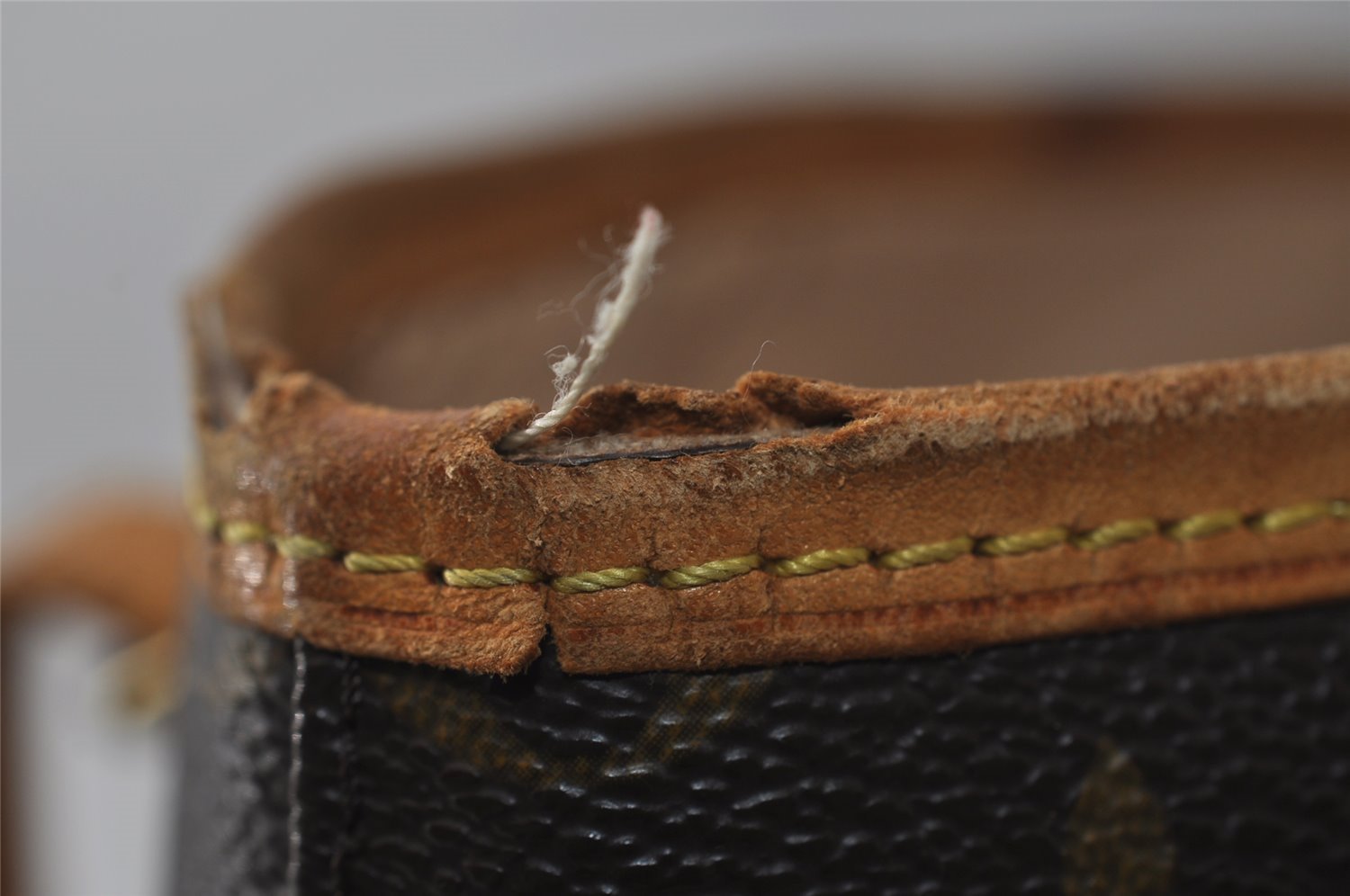 Authentic Louis Vuitton Monogram Bucket PM Shoulder Tote Bag M42238 LV 1811I