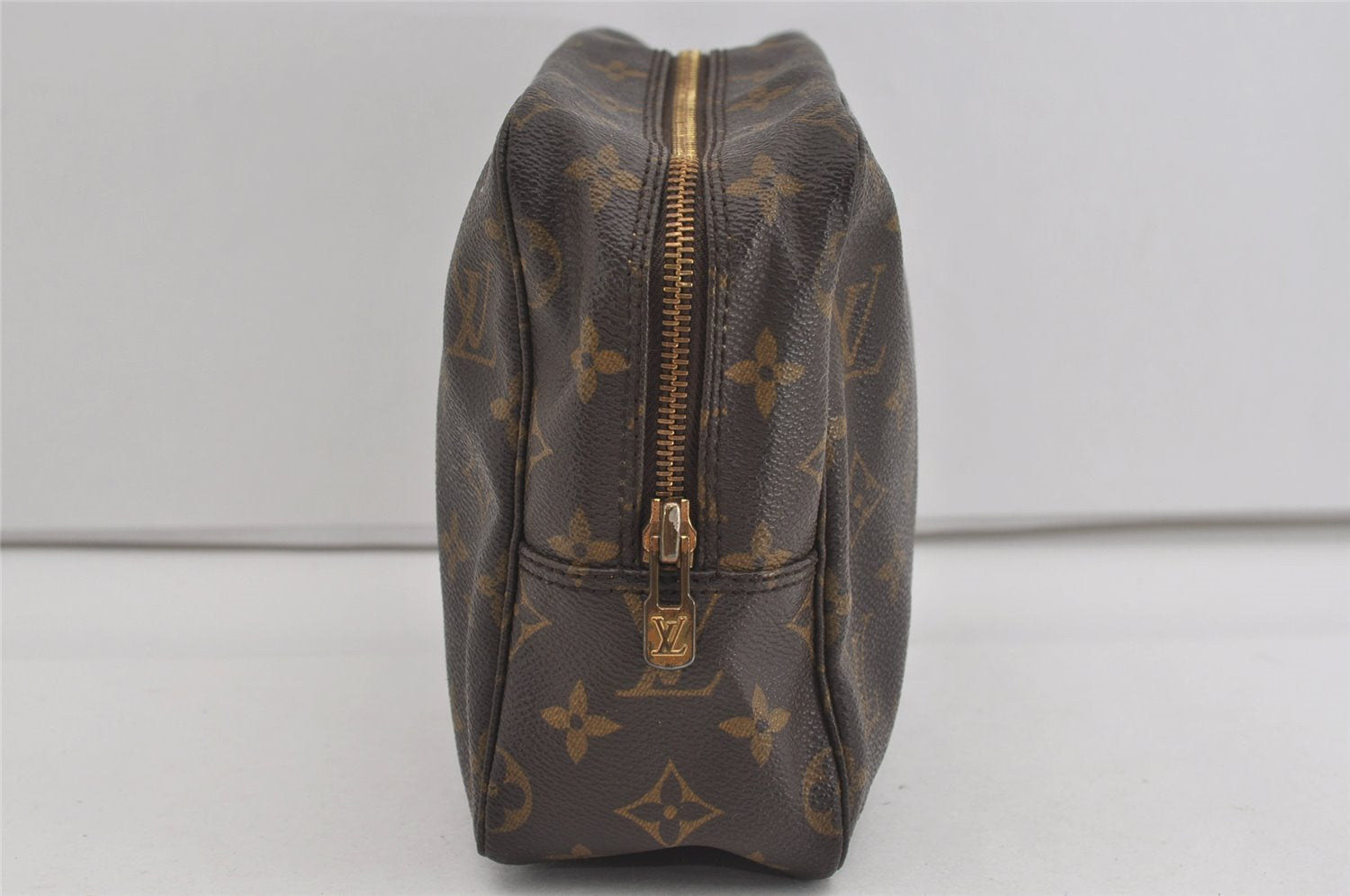 Auth Louis Vuitton Monogram Trousse Toilette 28 Clutch Hand Bag M47522 LV 1817I