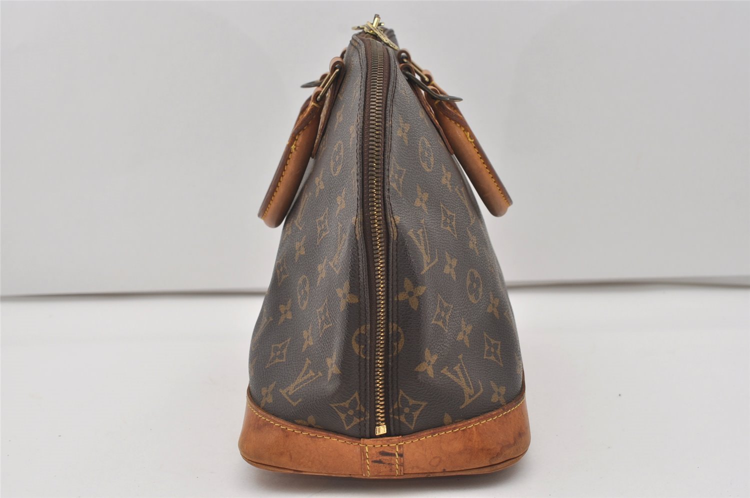 Authentic Louis Vuitton Monogram Alma Hand Bag Purse M51130 LV 1829I