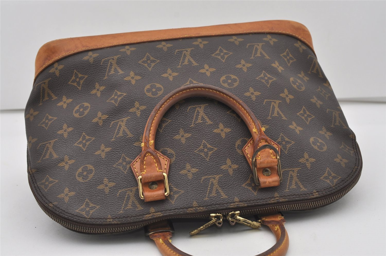 Authentic Louis Vuitton Monogram Alma Hand Bag Purse M51130 LV 1829I