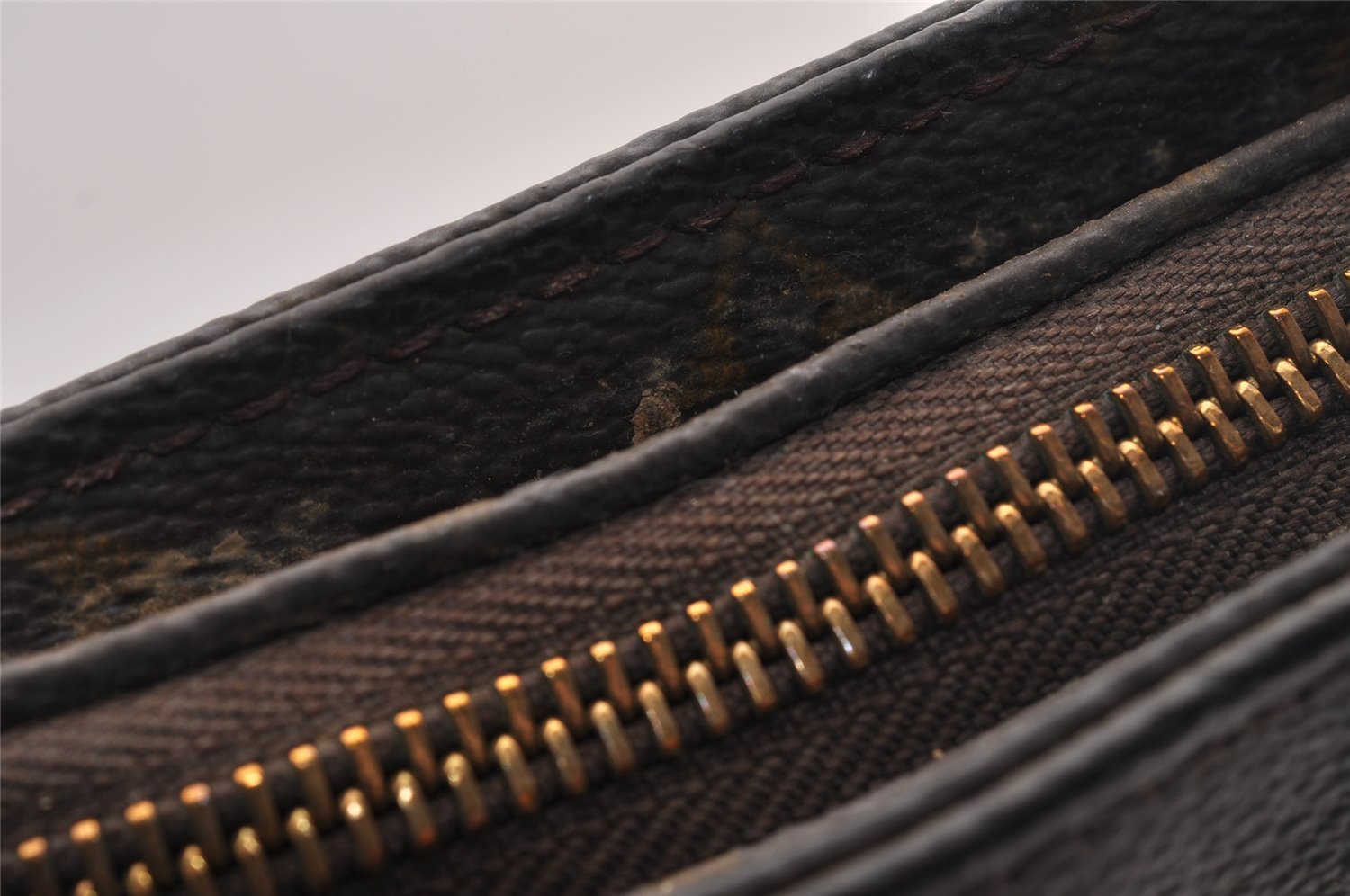 Authentic Louis Vuitton Monogram Looping GM Shoulder Bag M51145 LV 1842I