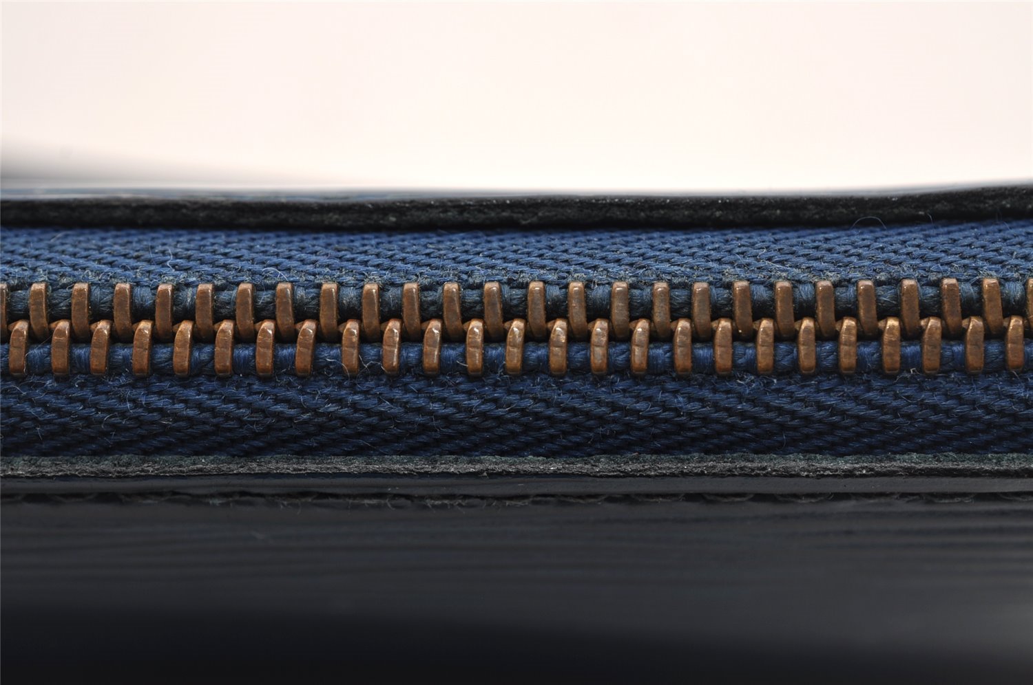 Authentic Louis Vuitton Epi Pochette Accessoires Pouch Blue M52945 LV 1845I