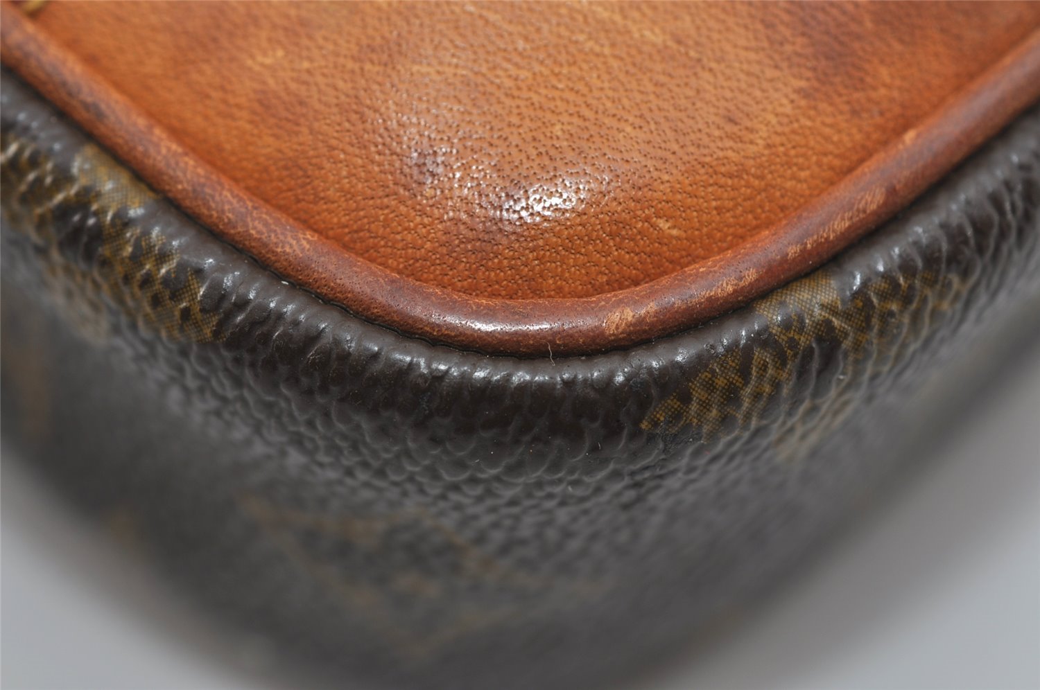 Authentic Louis Vuitton Monogram Danube Shoulder Cross Body Bag M45266 LV 1880I