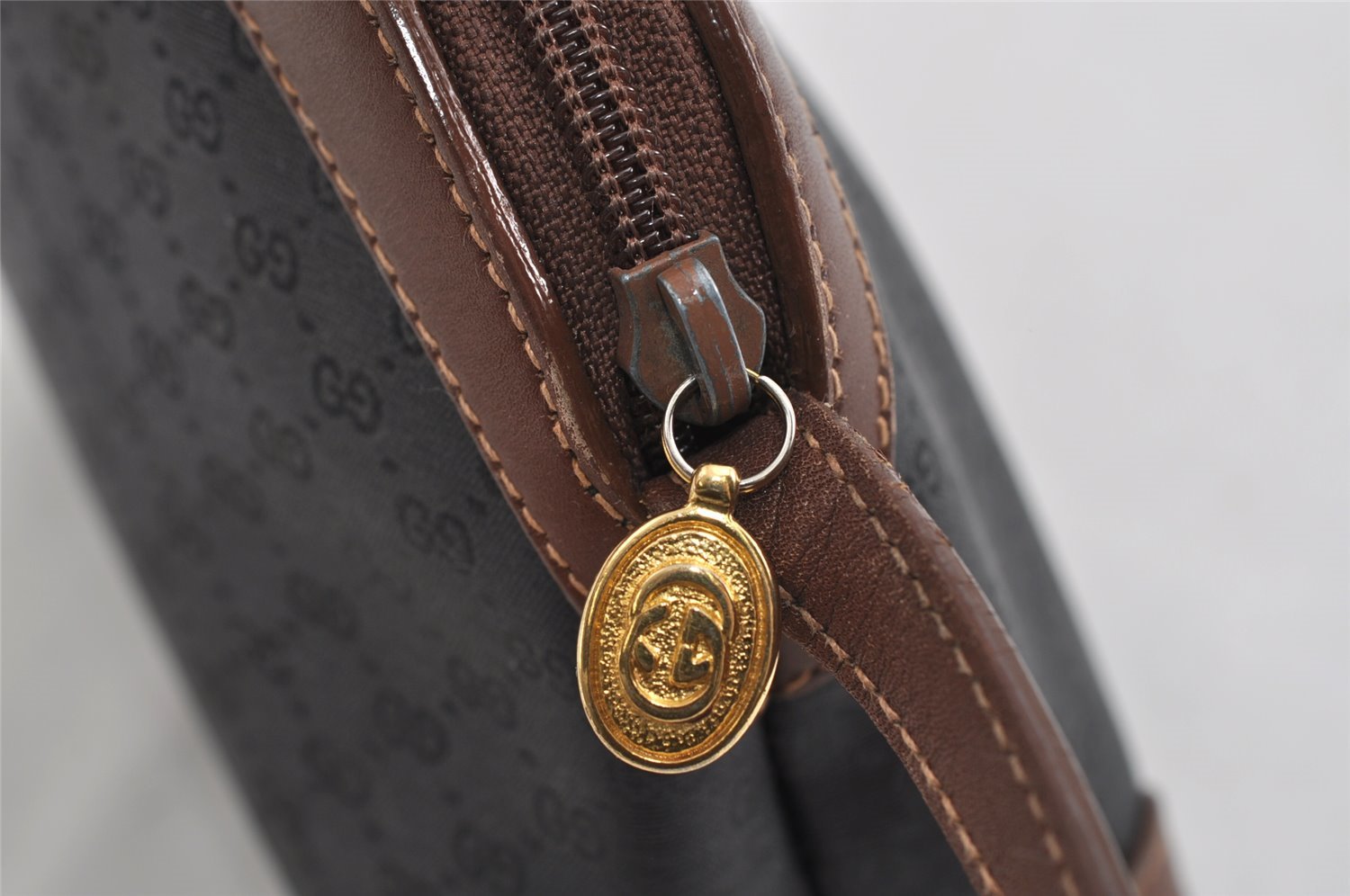 Authentic GUCCI Micro GG PVC Leather Shoulder Cross Body Bag Black Junk 1886I