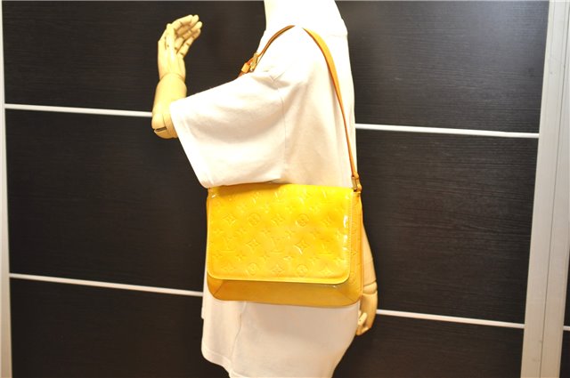 Auth Louis Vuitton Vernis Thompson Street Shoulder Bag Yellow M91008 LV 1911G