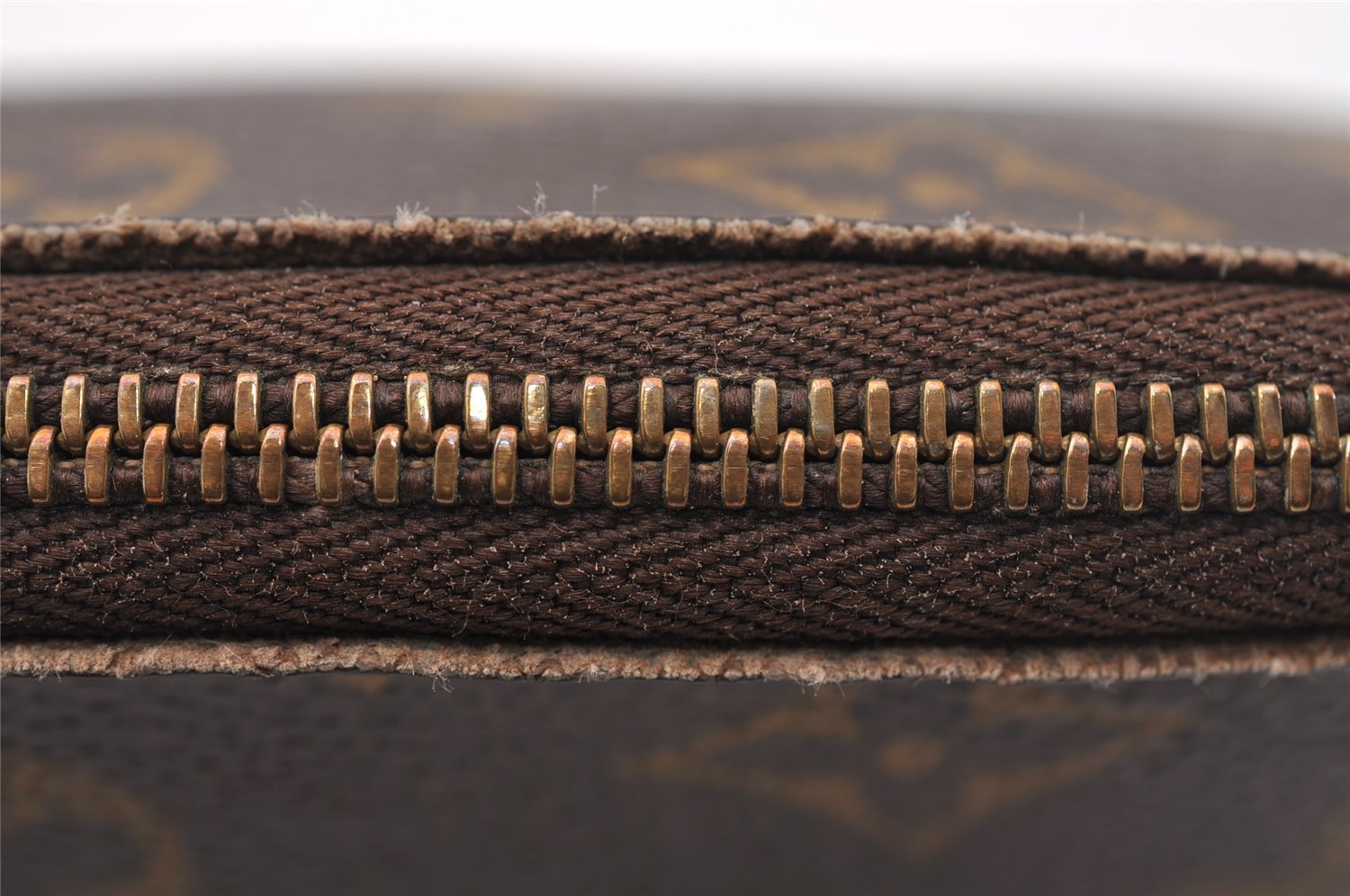 Authentic Louis Vuitton Monogram Pochette Cosmetic Pouch M47515 LV Junk 1919I