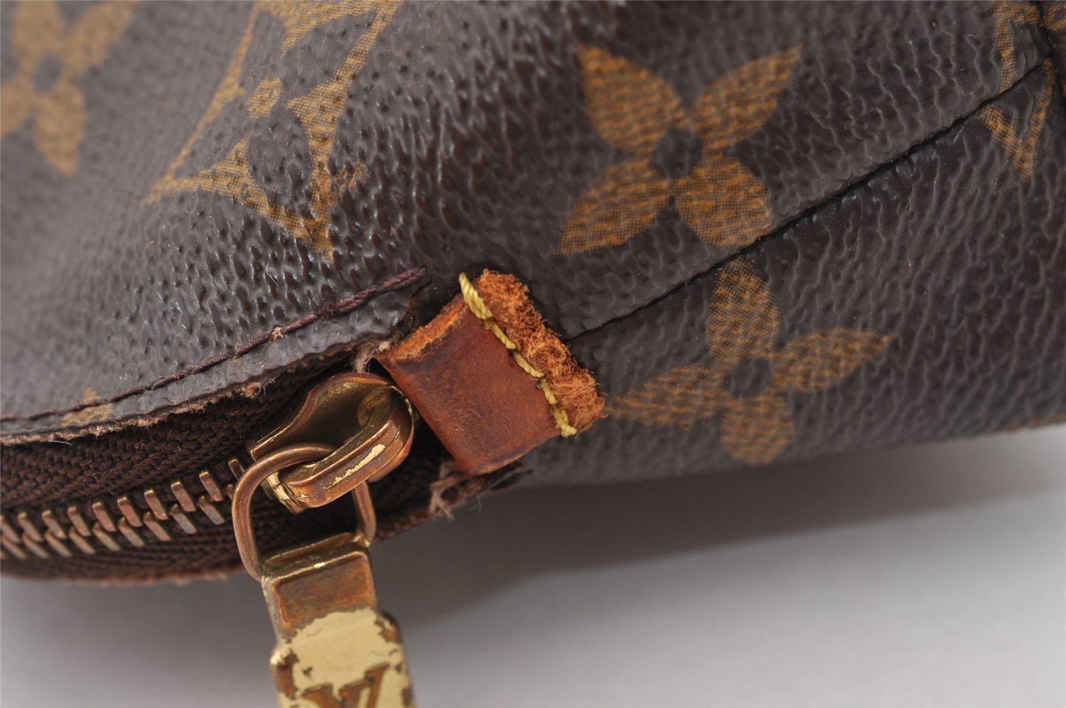 Authentic Louis Vuitton Monogram Pochette Cosmetic Pouch M47515 LV Junk 1919I