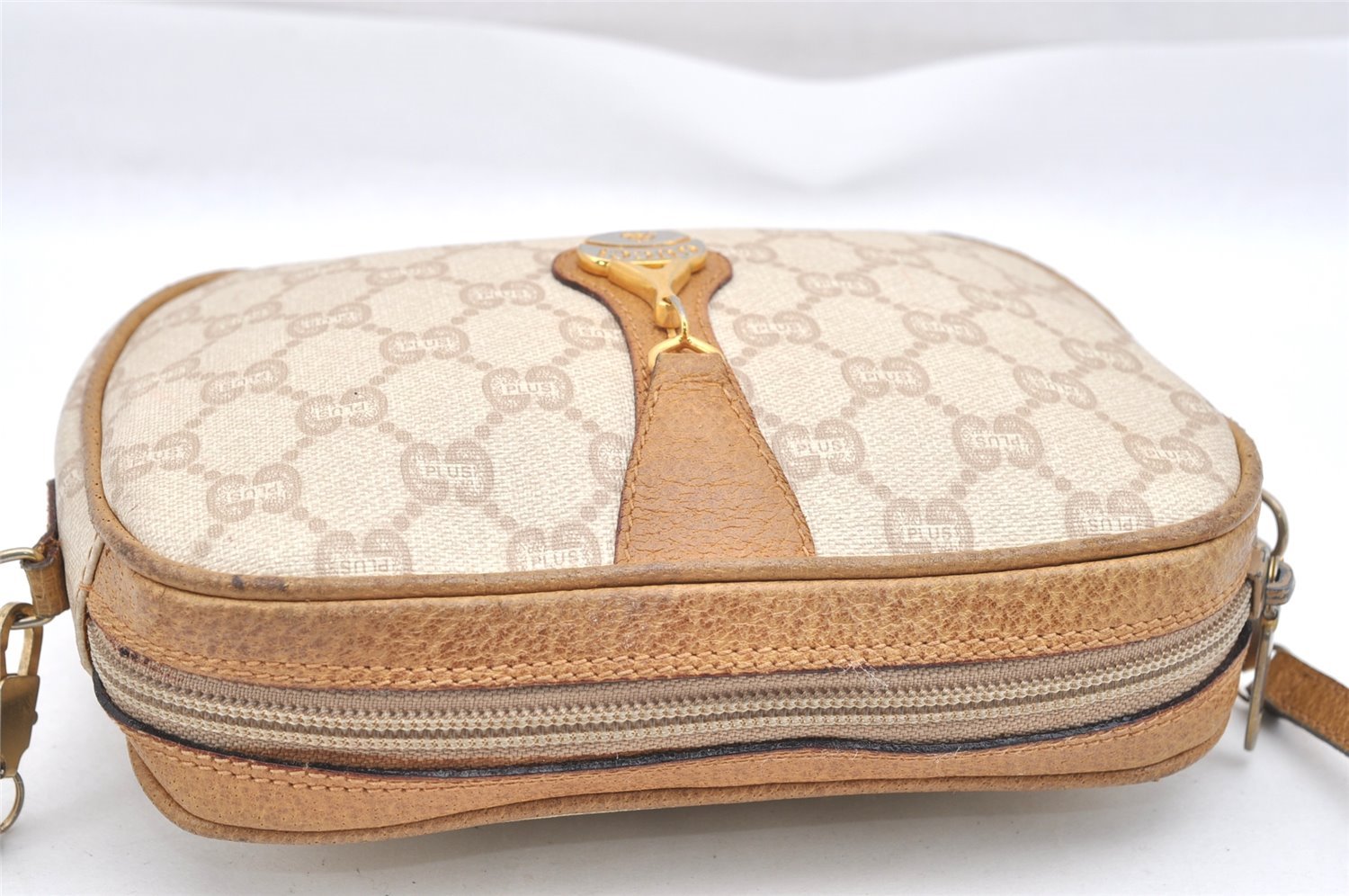Authentic GUCCI GG Plus PVC Leather Shoulder Cross Body Bag Purse White 1936I