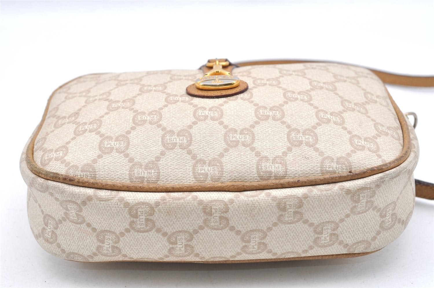 Authentic GUCCI GG Plus PVC Leather Shoulder Cross Body Bag Purse White 1936I