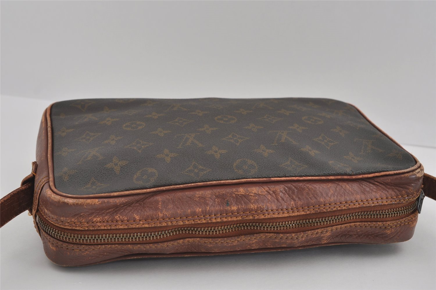 Authentic Louis Vuitton Monogram Sac Bandouliere 30 Shoulder Bag Old Model 1952I