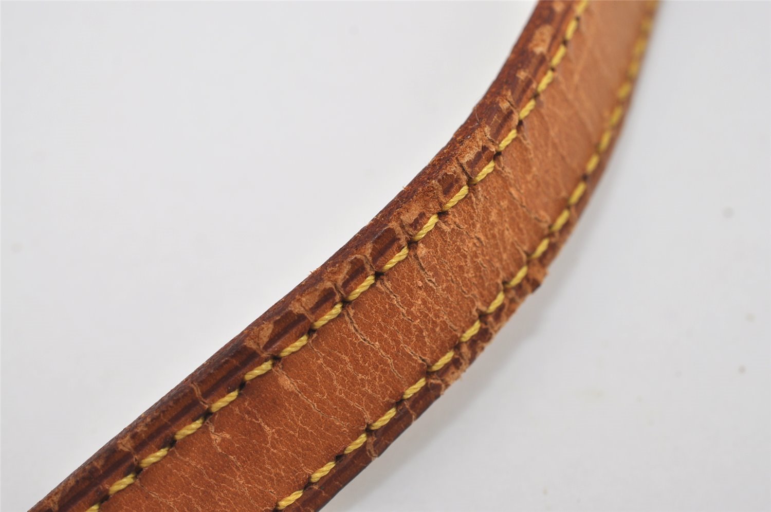 Authentic Louis Vuitton Leather Shoulder Strap Beige 50.8