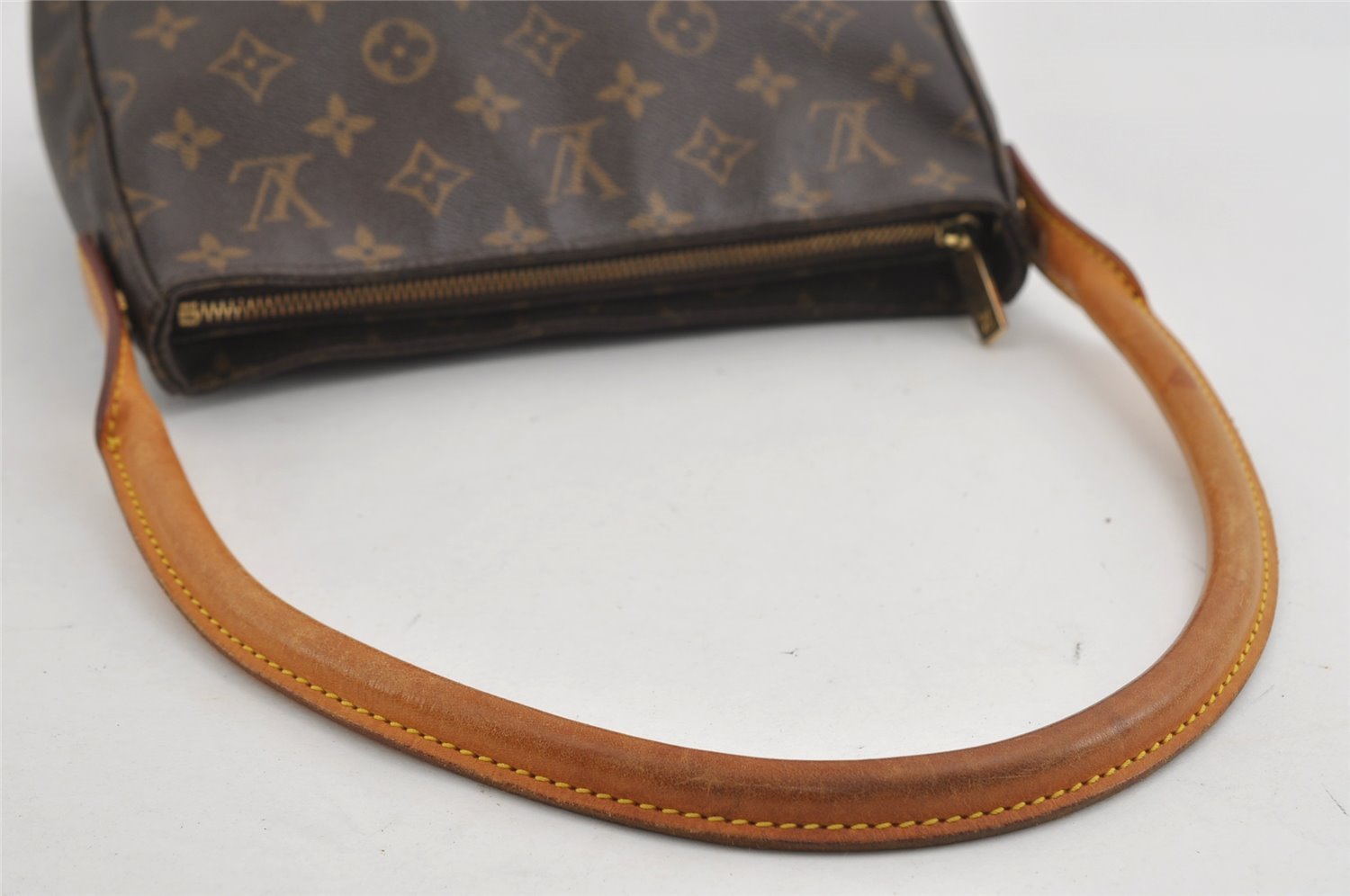 Authentic Louis Vuitton Monogram Looping MM Shoulder Bag M51146 LV 2044I