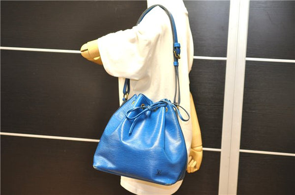 Authentic Louis Vuitton Epi Petit Noe Shoulder Drawstring Bag M44105 Blue 2047G