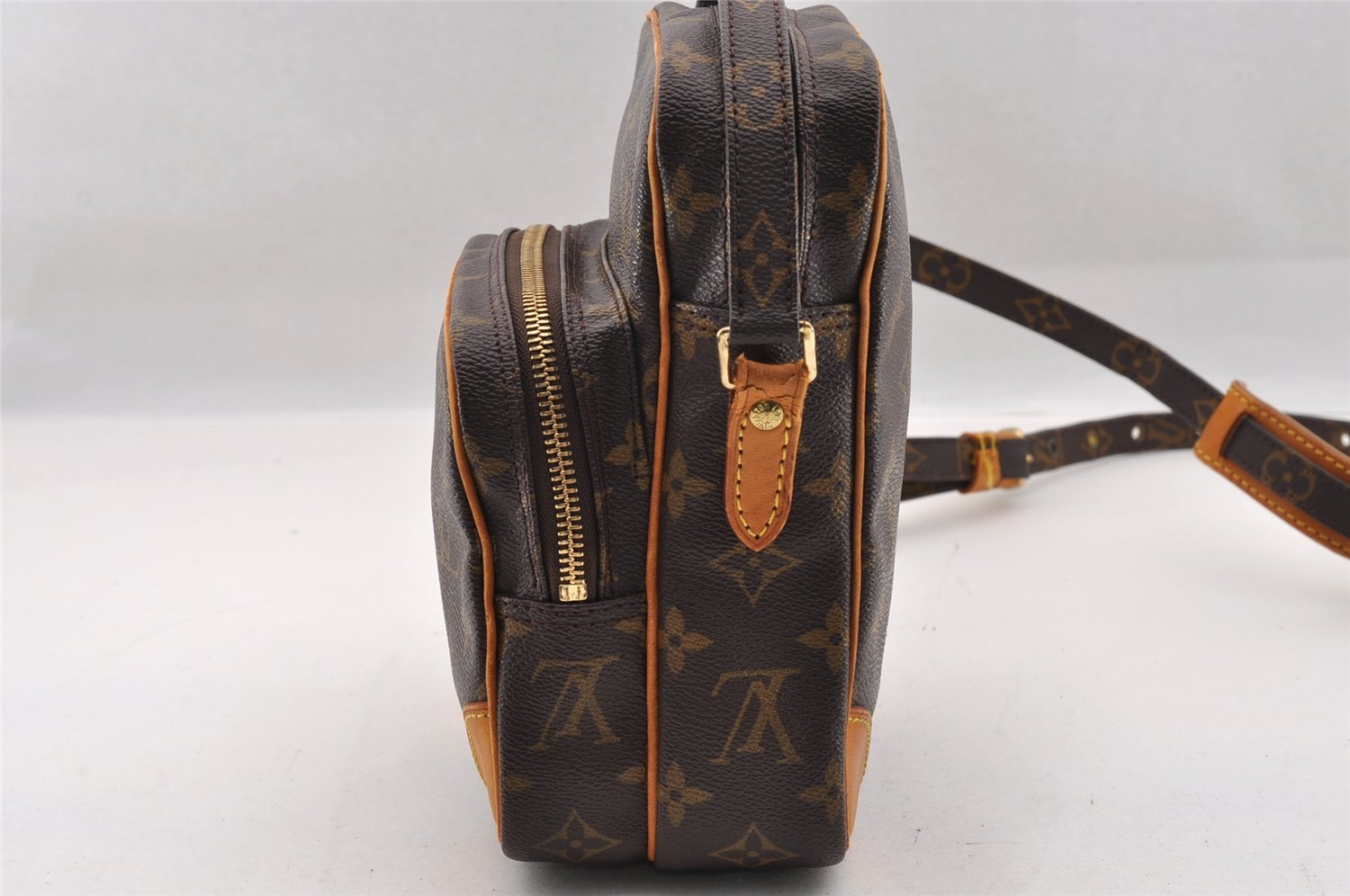 Authentic Louis Vuitton Monogram Amazone Shoulder Cross Body Bag M45236 LV 2047I