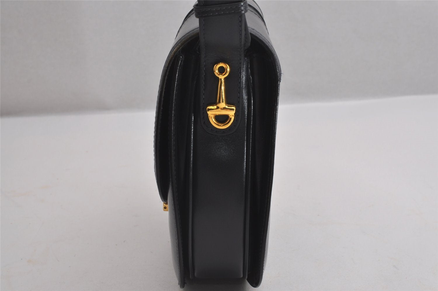 Authentic GUCCI Vintage Shoulder Cross Body Bag Purse Leather Black 2059I