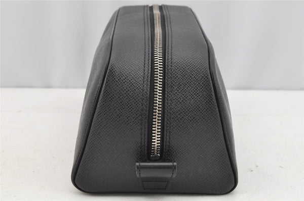 Authentic Louis Vuitton Taiga Trousse Toilette PM Clutch Bag M30222 Black 2066I