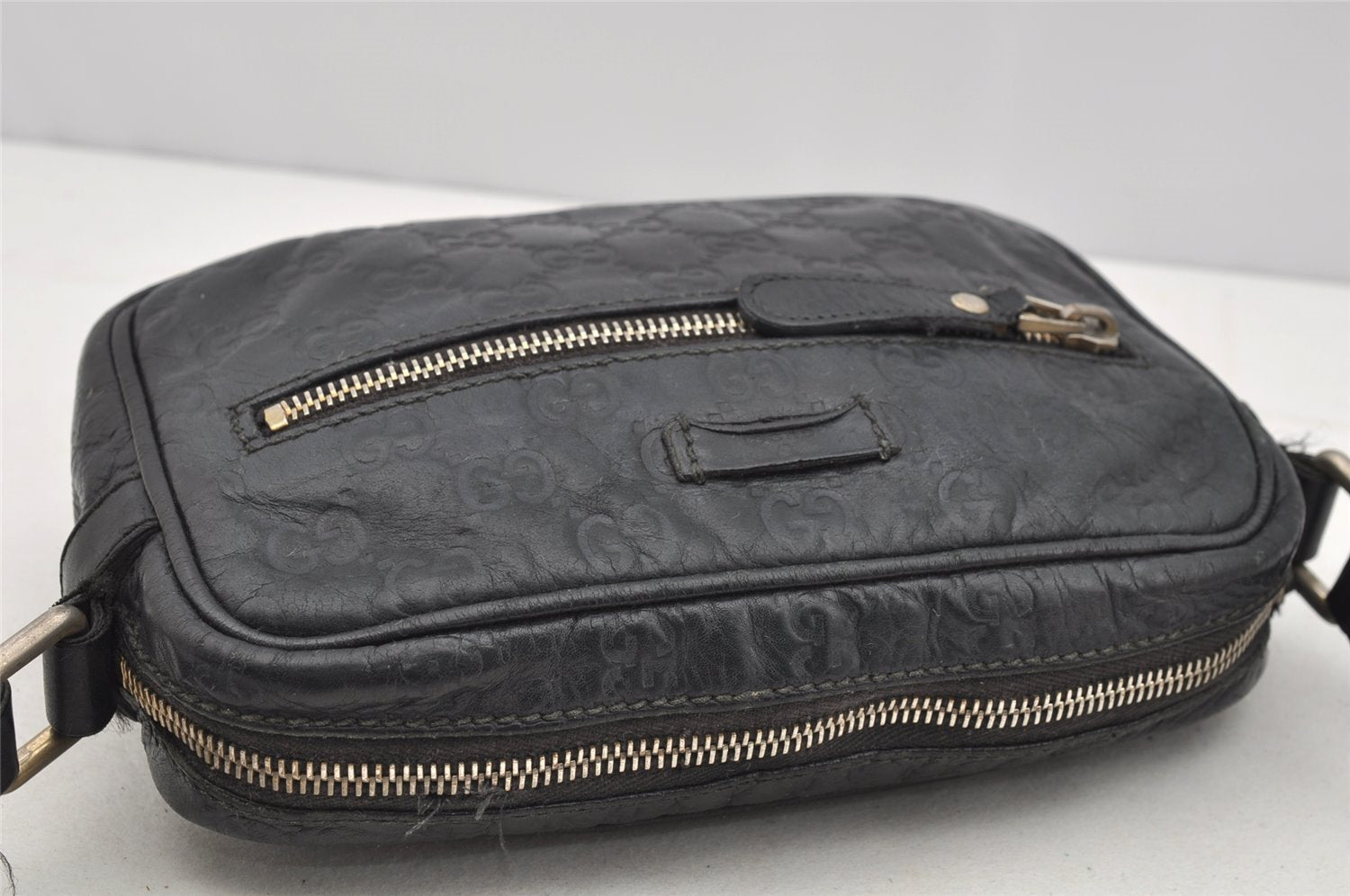 Authentic GUCCI Guccissima GG Leather Shoulder Cross Body Bag 201447 Black 2067I