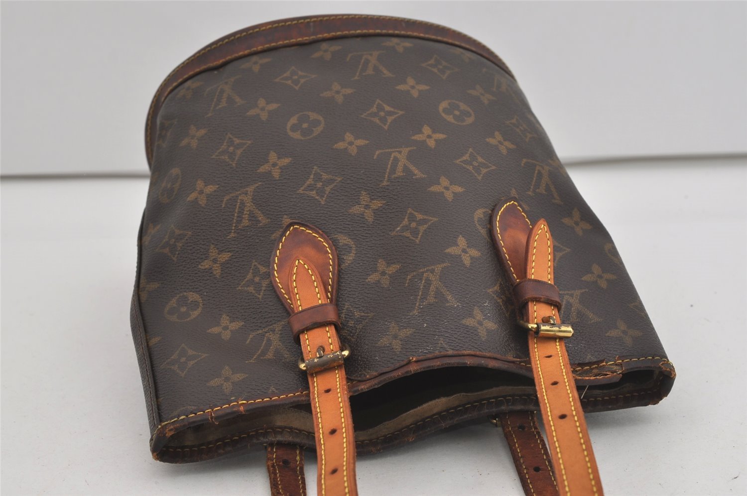 Authentic Louis Vuitton Monogram Bucket PM Shoulder Tote Bag M42238 LV 2072I