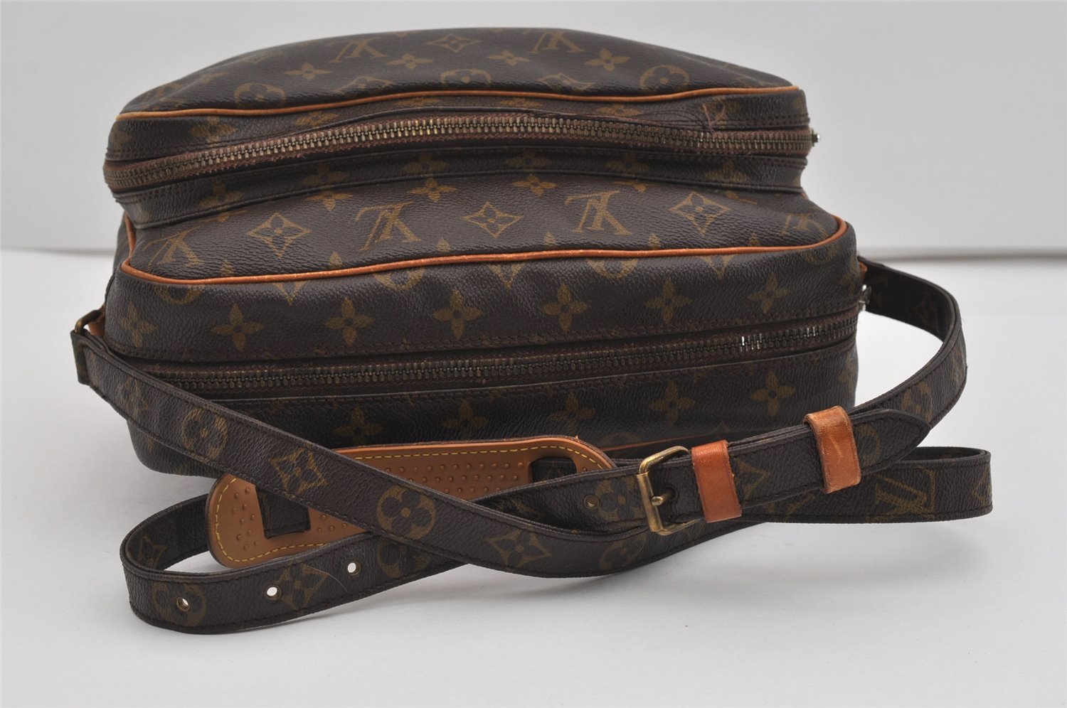 Authentic Louis Vuitton Monogram Nile Shoulder Cross Body Bag M45244 LV 2085I