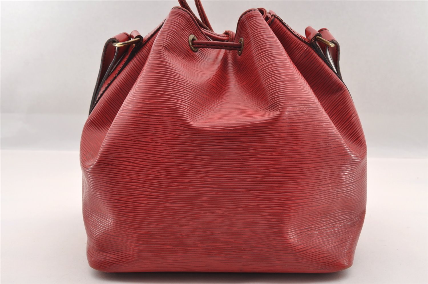 Authentic Louis Vuitton Epi Petit Noe Shoulder Drawstring Bag M44107 Red 2086I