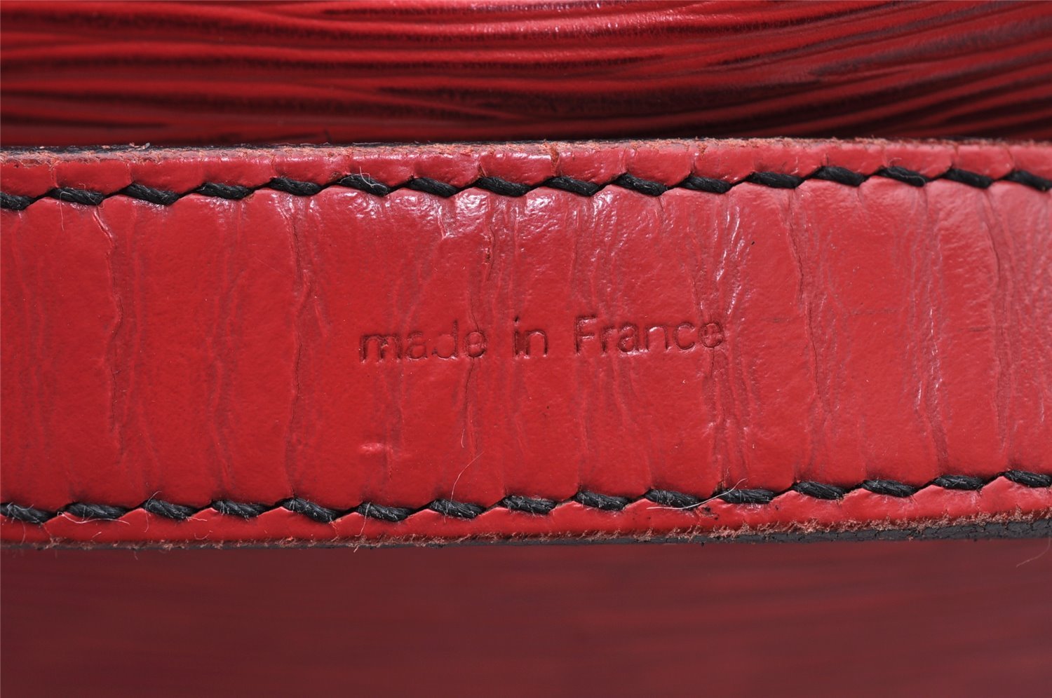 Authentic Louis Vuitton Epi Petit Noe Shoulder Drawstring Bag M44107 Red 2086I