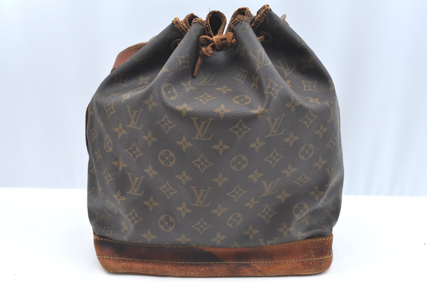 Authentic Louis Vuitton Monogram Noe Shoulder Drawstring Bag M42224 LV 2094F