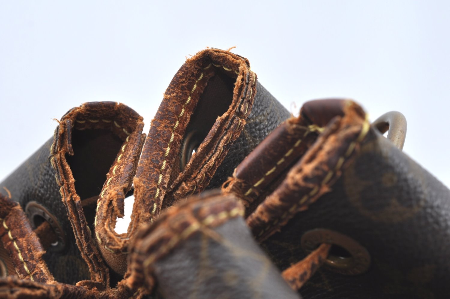 Authentic Louis Vuitton Monogram Noe Shoulder Drawstring Bag M42224 LV 2094F