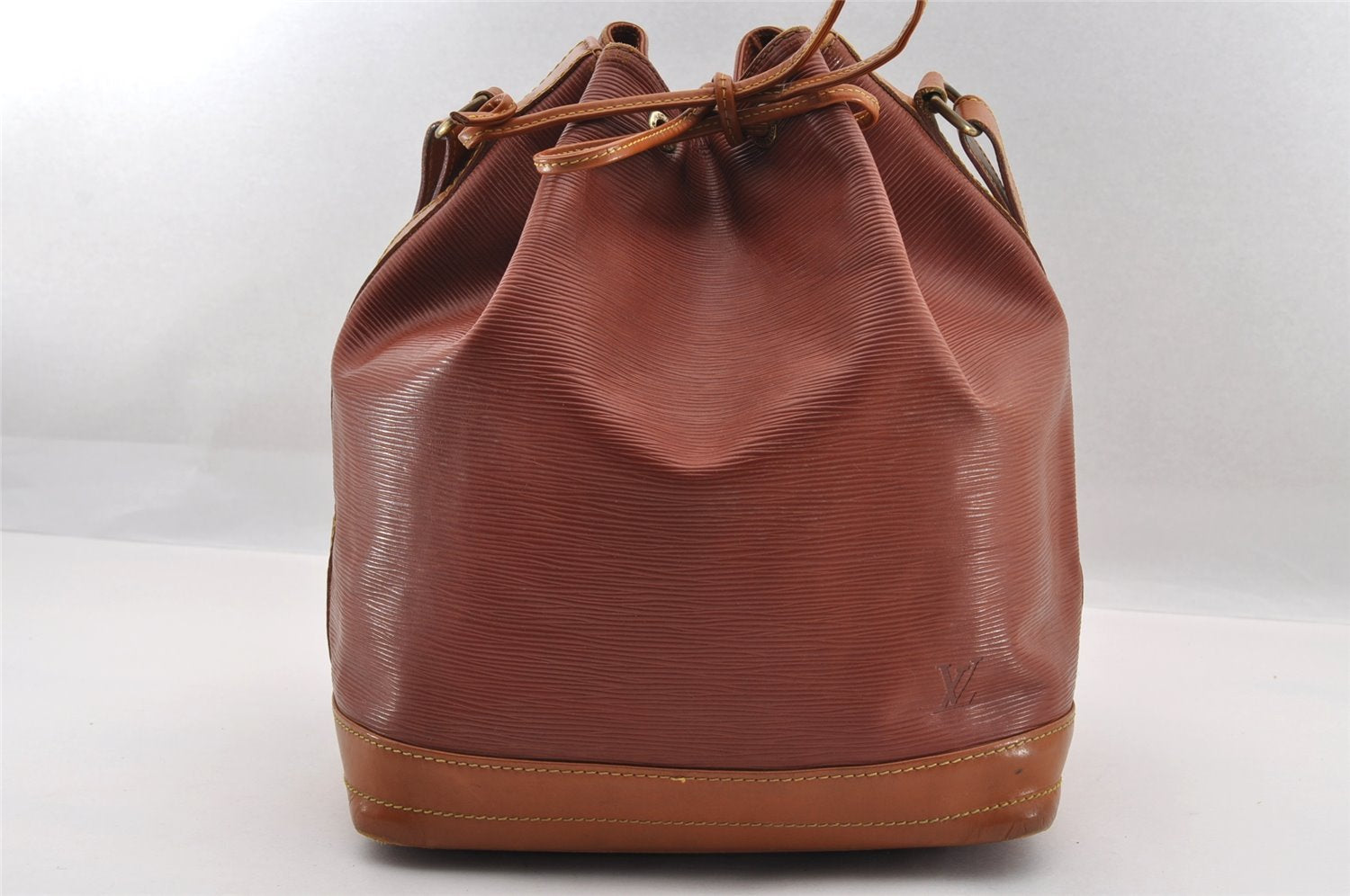 Authentic Louis Vuitton Epi Noe Bi-color Brown Drawstring Bag M44028 LV 2096I