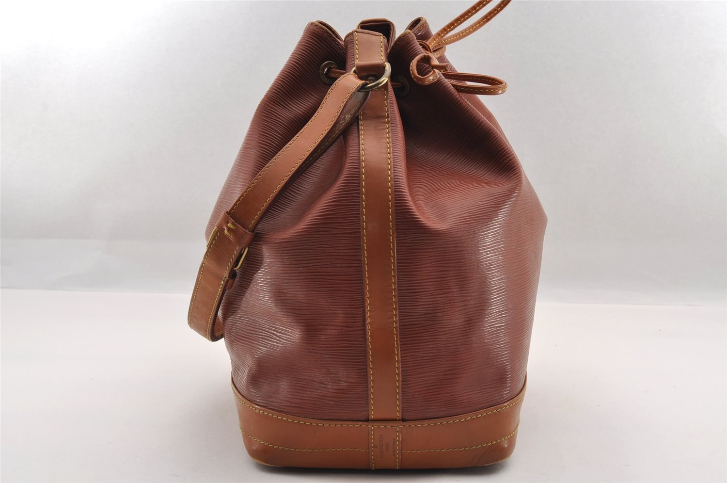 Authentic Louis Vuitton Epi Noe Bi-color Brown Drawstring Bag M44028 LV 2096I