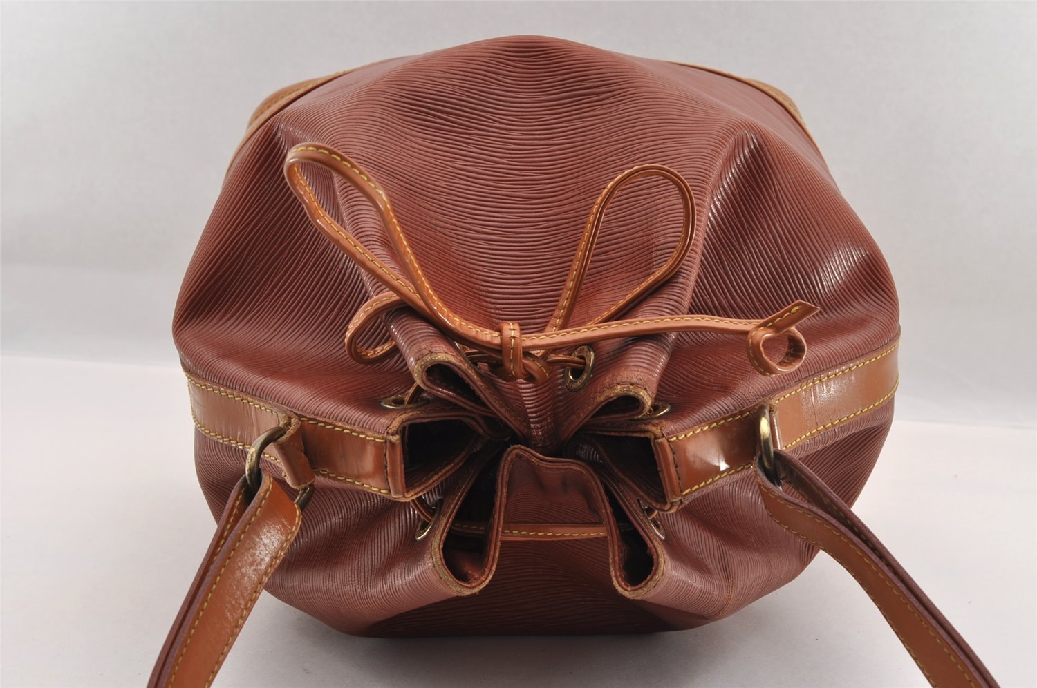 Authentic Louis Vuitton Epi Noe Bi-color Brown Drawstring Bag M44028 LV 2096I