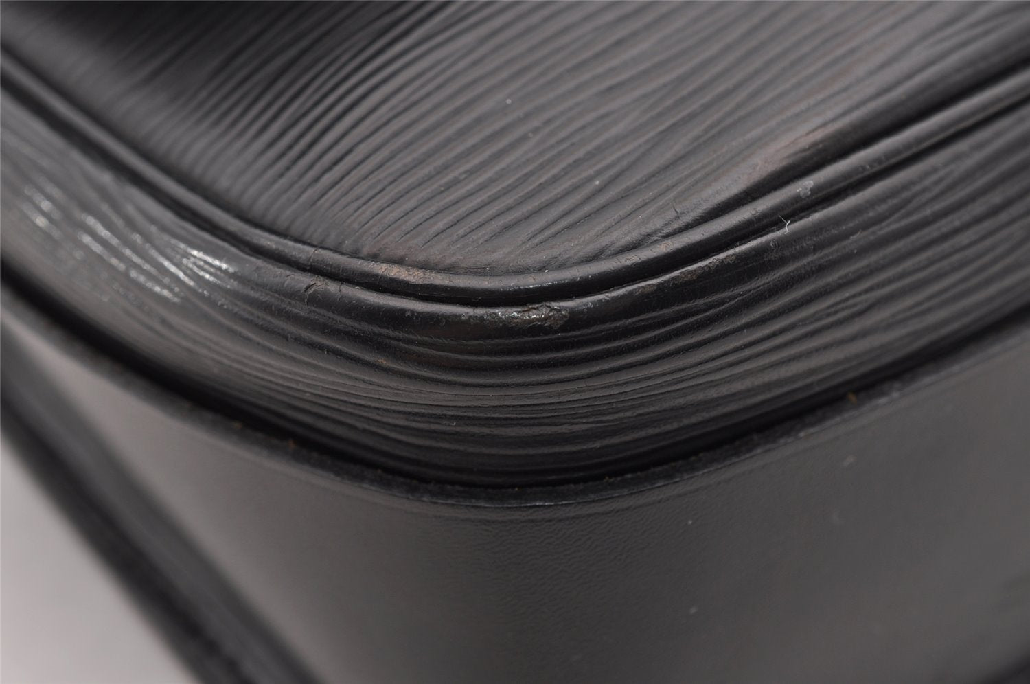 Authentic Louis Vuitton Epi Cartouchiere MM Shoulder Bag Black M52242 LV 2105I