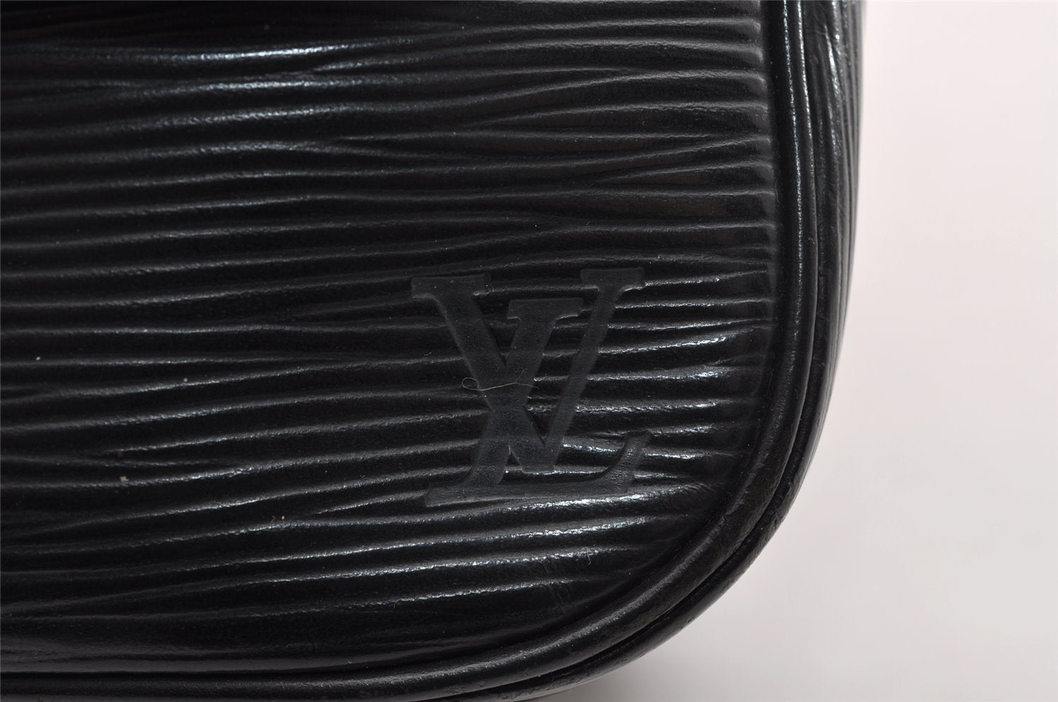 Authentic Louis Vuitton Epi Cartouchiere MM Shoulder Bag Black M52242 LV 2105I