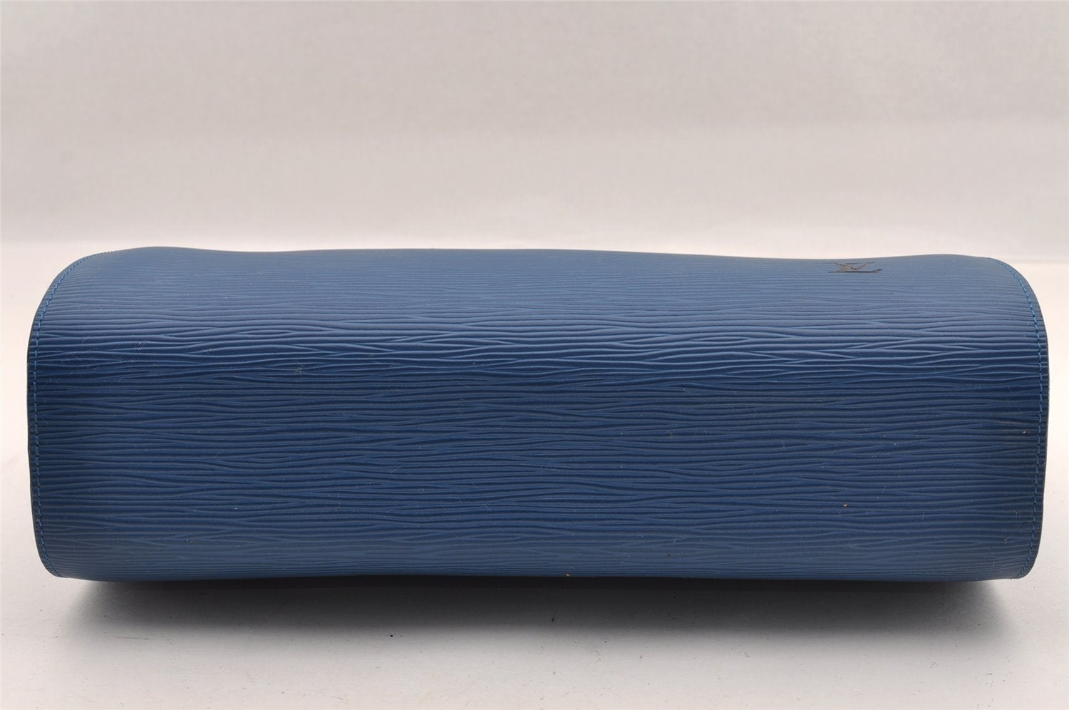 Authentic Louis Vuitton Epi Dauphine GM Cosmetic Pouch Blue M48435 LV 2116I