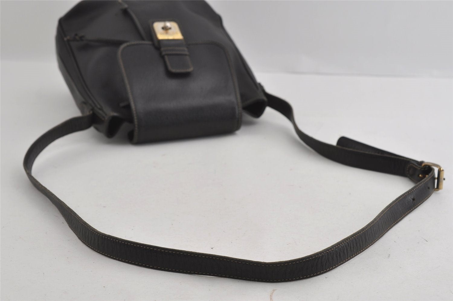 Authentic BALLY Leather Drawstring Shoulder Cross Body Bag Purse Black 2140I