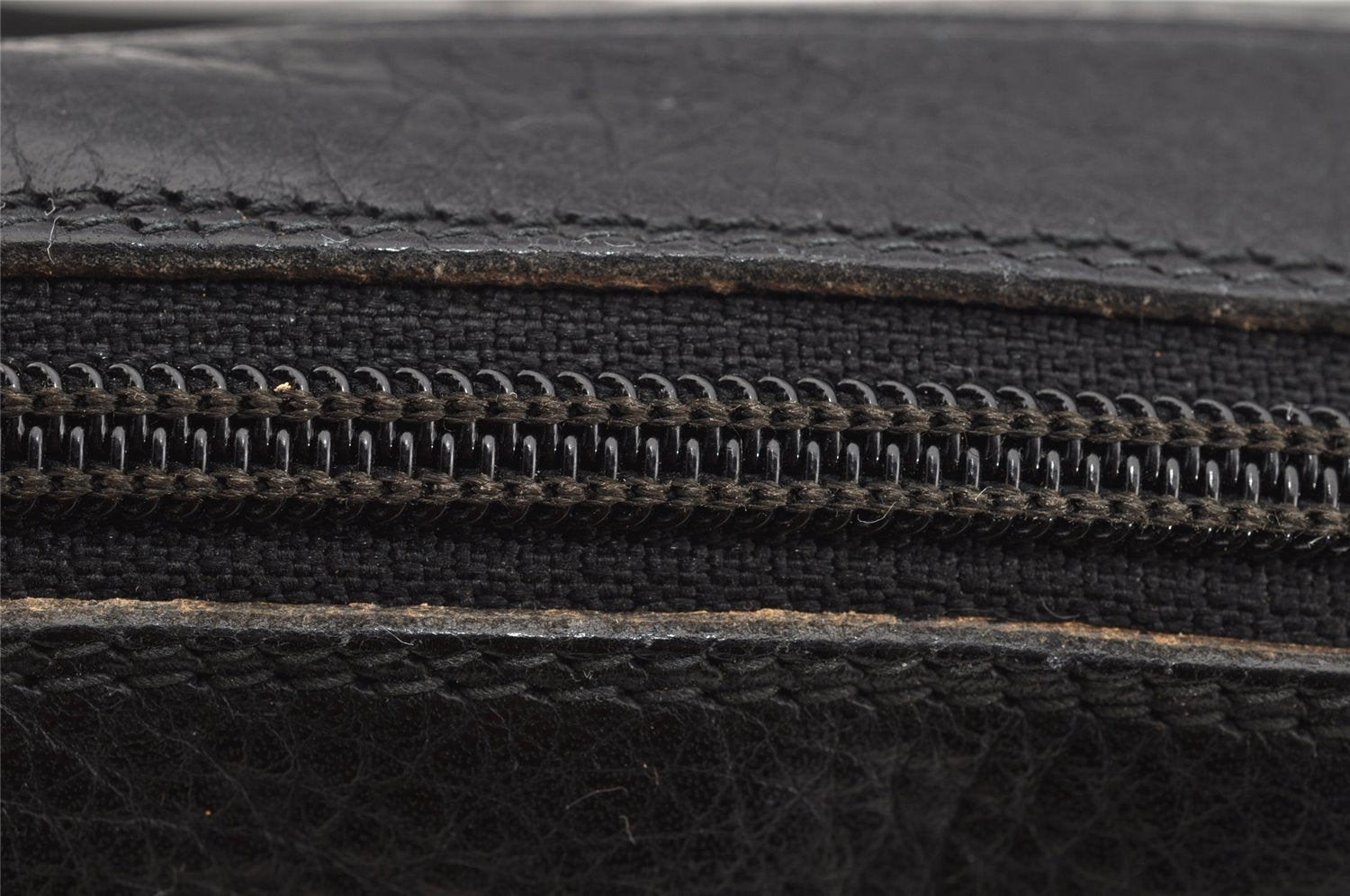 Authentic GUCCI Leather Shoulder Cross Body Bag Purse Black 2145I