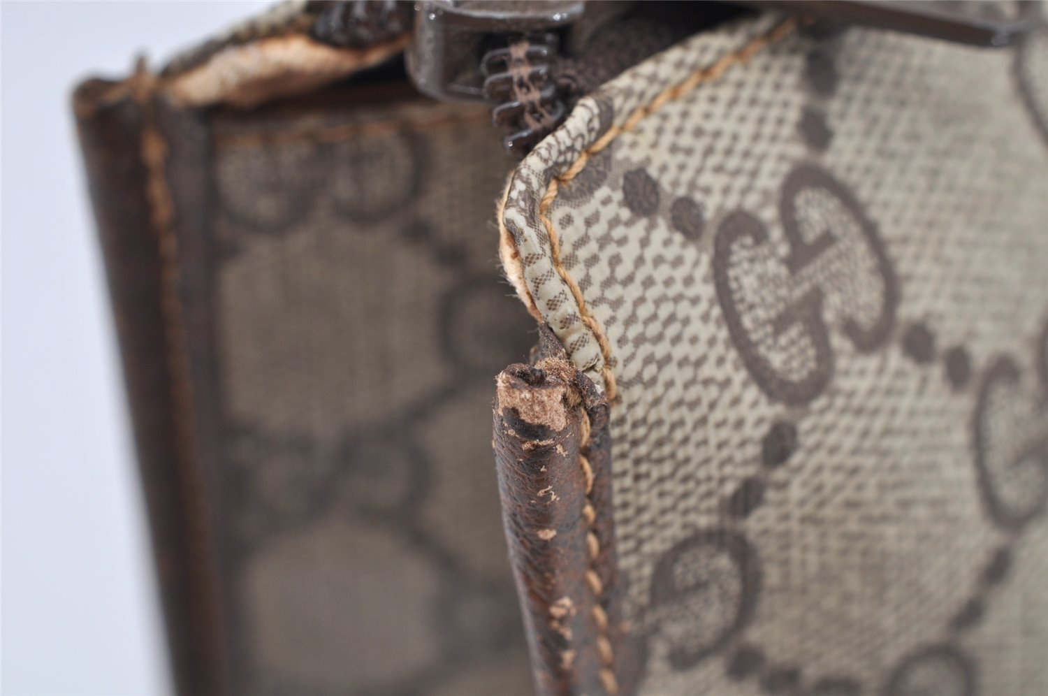 Authentic GUCCI Vintage Clutch Hand Bag Purse GG PVC Leather Brown 2149I