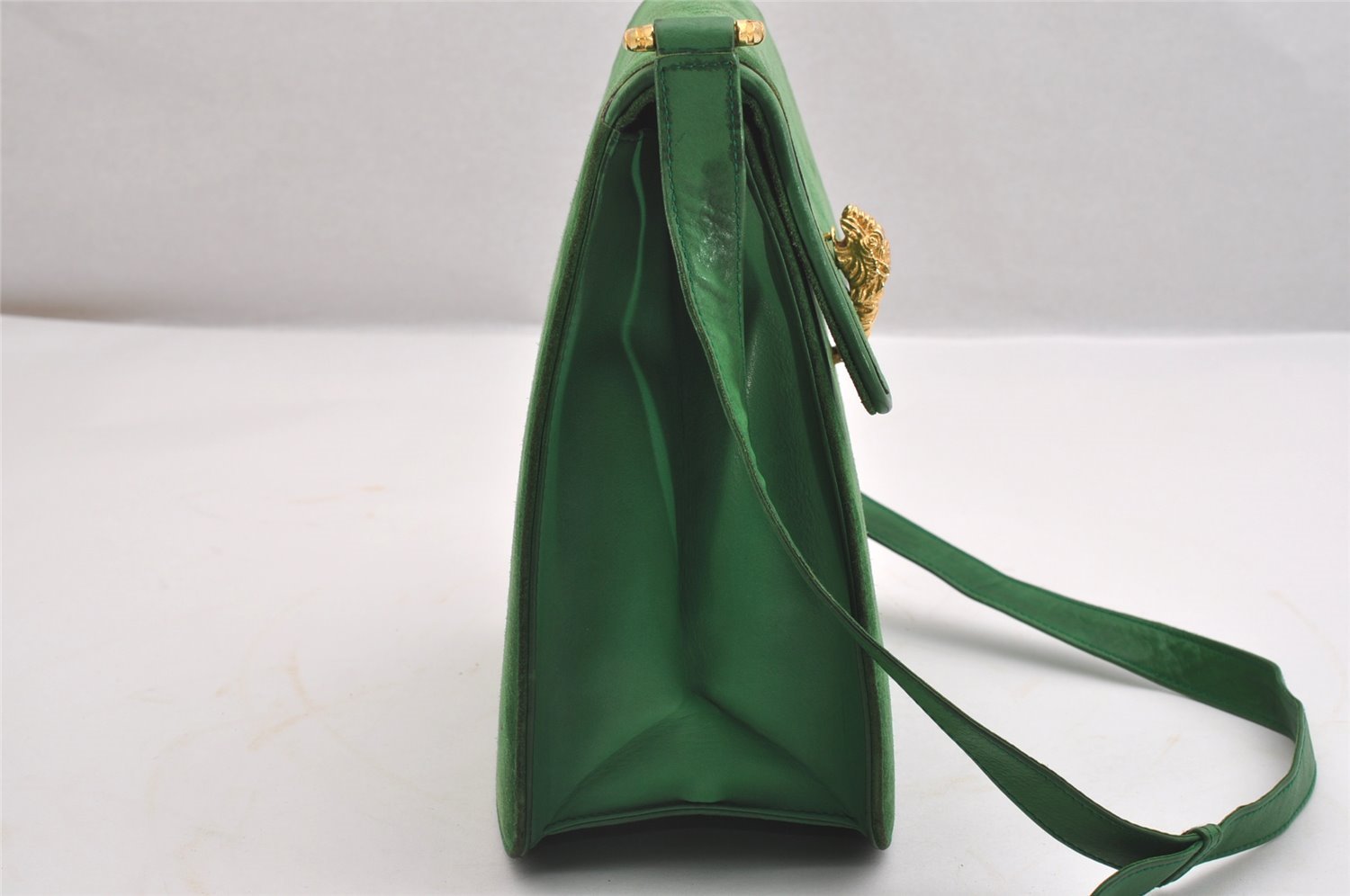 Authentic GUCCI Animalier Tiger Shoulder Crossbody Bag Suede Leather Green 2163I