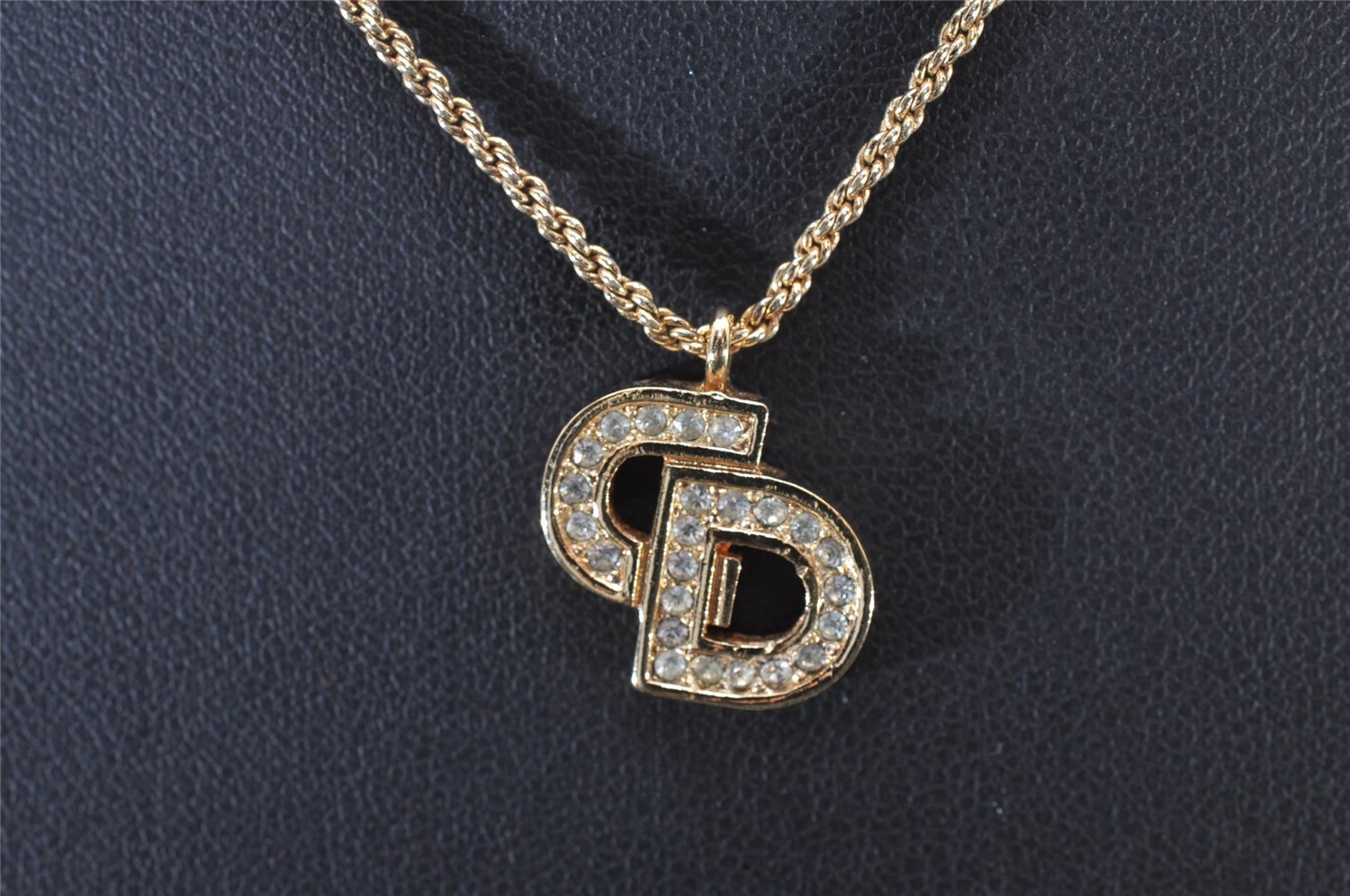 Authentic Christian Dior Gold Tone Rhinestone Chain Pendant Necklace CD 2171I