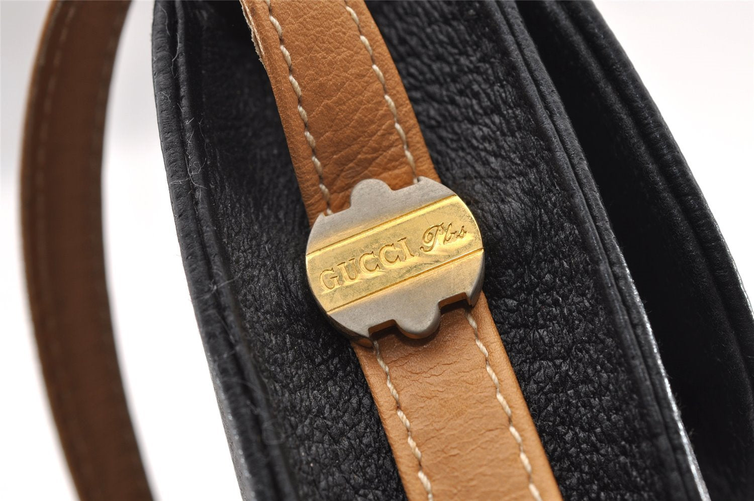 Authentic GUCCI Vintage Shoulder Cross Body Bag Purse Leather Black 2189I