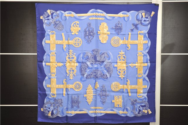 Authentic HERMES Carre 90 Scarf 