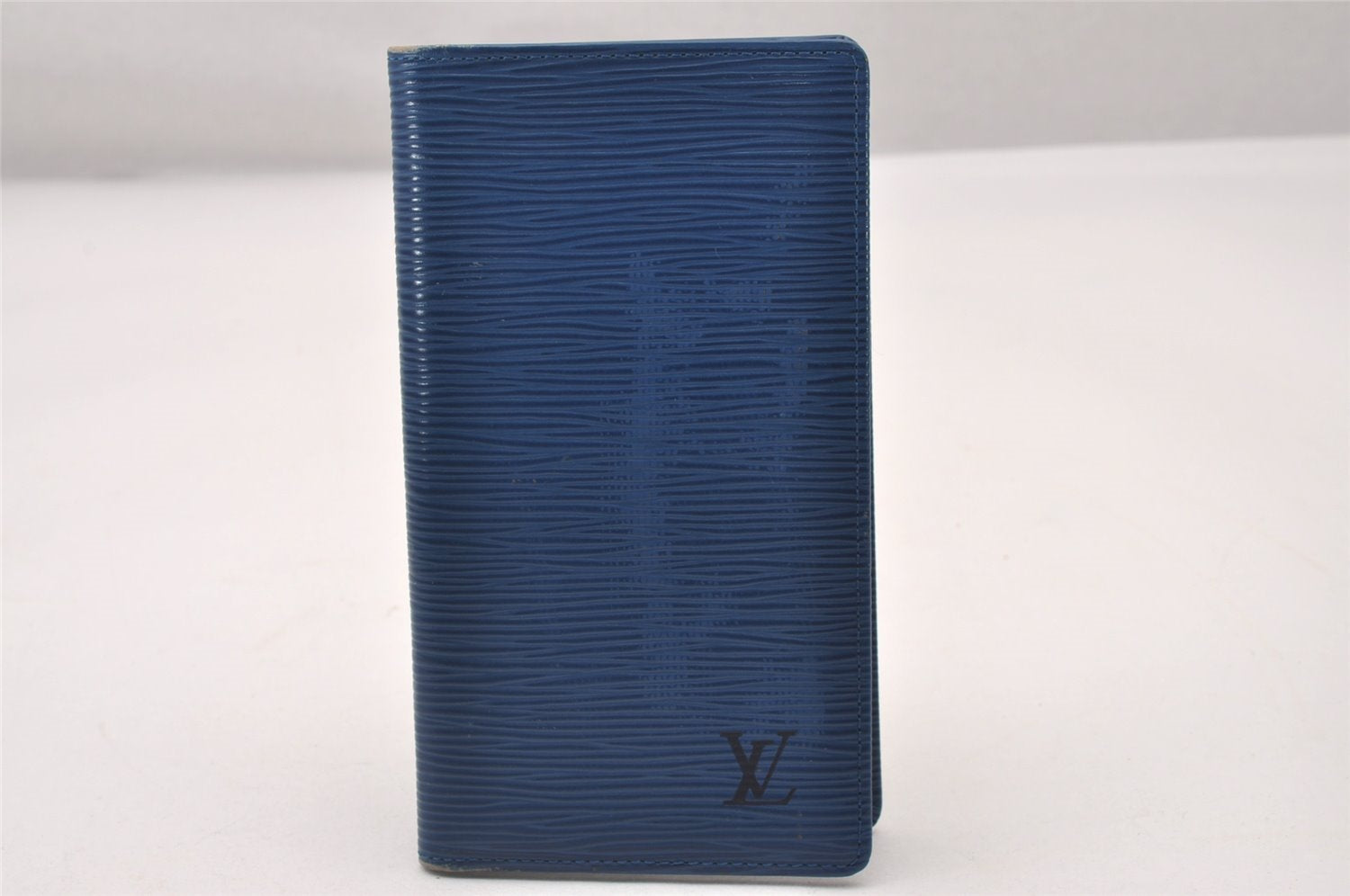 Authentic Louis Vuitton Epi Agenda Posh Notebook Cover Blue R20525 LV 2206I