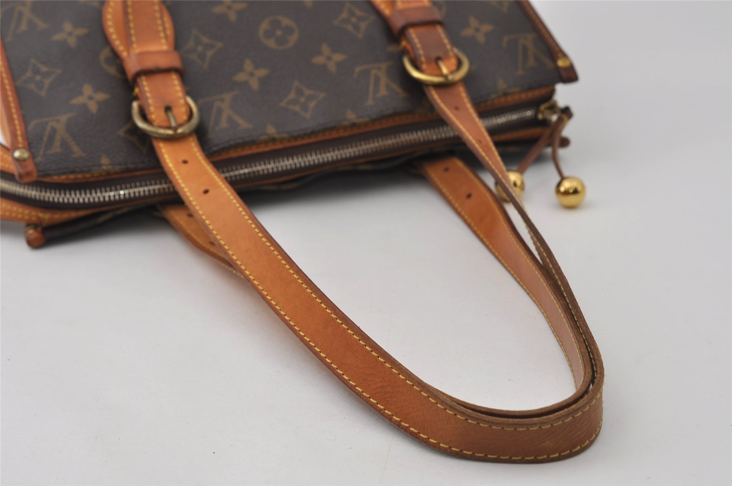 Authentic Louis Vuitton Monogram Popincourt Haut Shoulder Bag M40007 LV 2207I