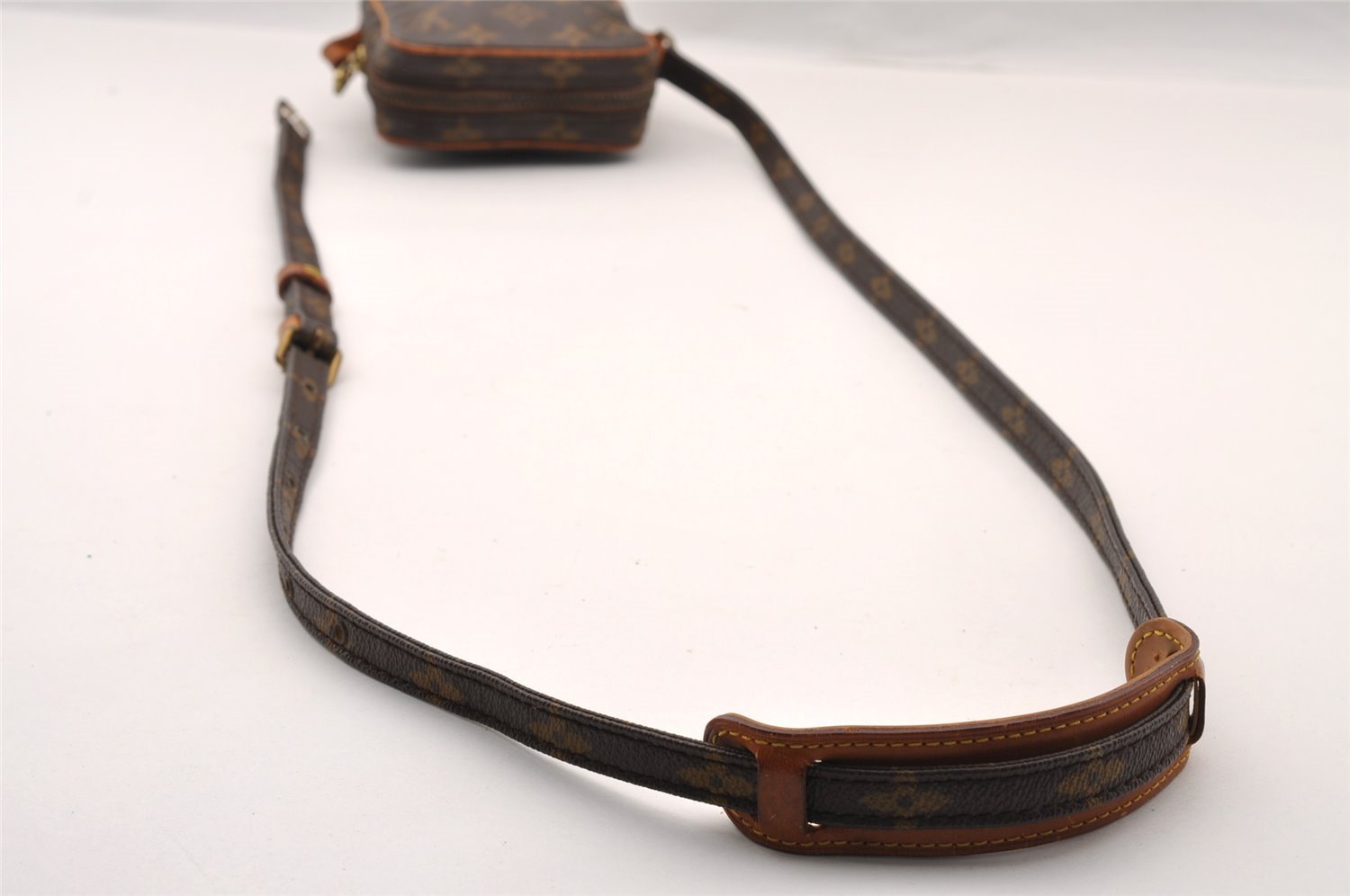 Auth Louis Vuitton Monogram Mini Poche Danube Shoulder Bag M45268 LV Junk 2209I