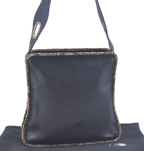 Authentic FENDI Selleria Vintage Shoulder Bag Purse Leather Black 2226G