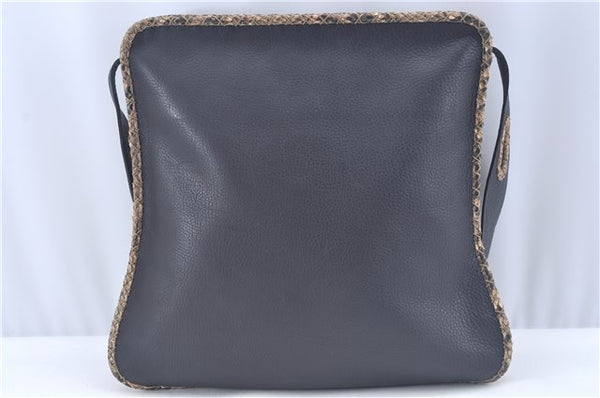 Authentic FENDI Selleria Vintage Shoulder Bag Purse Leather Black 2226G