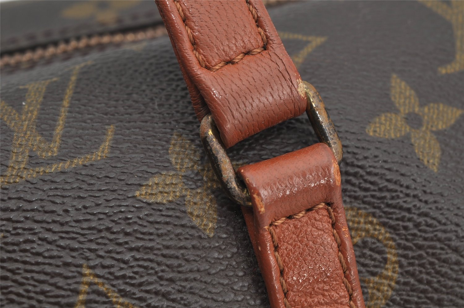 Authentic Louis Vuitton Monogram Papillon 30 Hand Bag Old Model LV 2247I