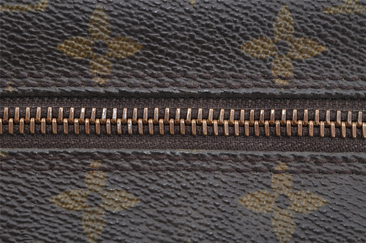 Authentic Louis Vuitton Monogram Papillon 30 Hand Bag Old Model LV 2247I