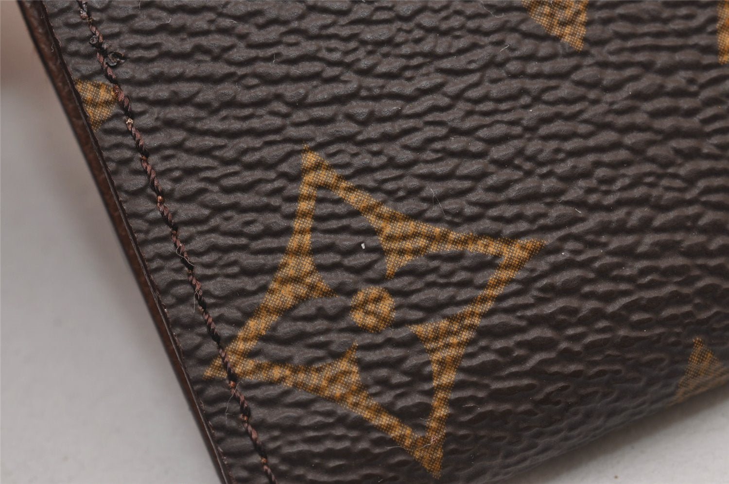 Authentic Louis Vuitton Monogram Multicles 6 Six Hooks Key Case M62630 LV 2248I