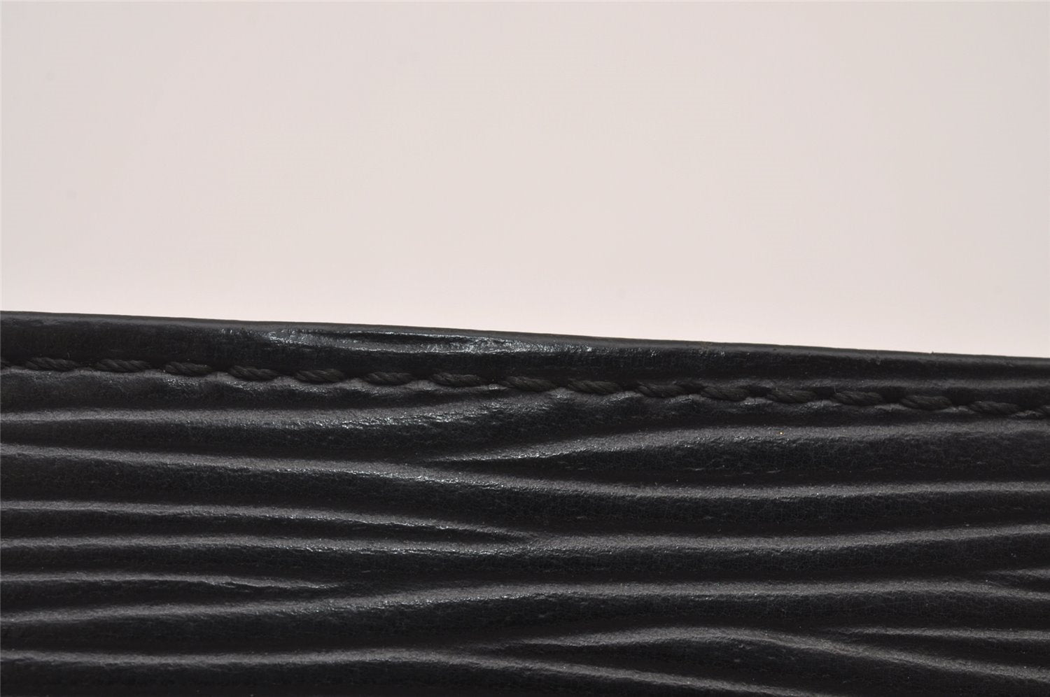 Authentic Louis Vuitton Epi Card Case Purse Black LV 2351I